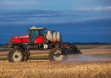 Zelfrijdende veldspuiten Massey Ferguson MF 9130 Plus