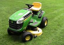 Zitmaaiers en Tuin tractoren John Deere D105