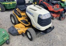 Zitmaaiers en Tuin tractoren Cub Cadet GT1554