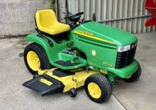 Zitmaaiers en Tuin tractoren John Deere GT235