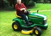 Zitmaaiers en Tuin tractoren John Deere LT166