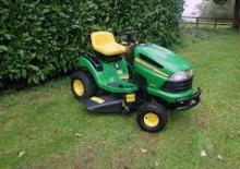 Zitmaaiers en Tuin tractoren John Deere X110