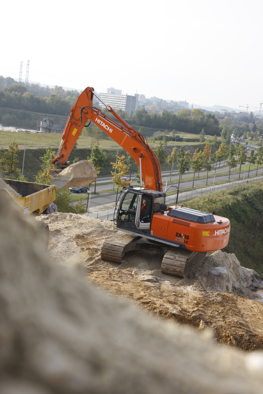 Hitachi ZX 250 LC-3 specificaties & technische gegevens (2006-2012)